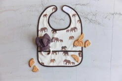 Jollein Savannah 2-pack Waterproof Slabber 029-864-66029 7 Jollein Savannah 2-pack Waterproof Slabber 029-864-66029 -Babyverzorging Winkel Jollein Savannah 2 pack Waterproof Slabber 029 864 66029 2