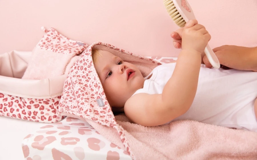 Bébé-jou Bebe-Jou Leopard Pink Badcape 3010123 4 Bébé-jou Bebe-Jou Leopard Pink Badcape 3010123 - Afbeelding 2