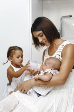 Suavinex Zero.Zero Anti-Colic Medium Flow Zuigfles 270ml SXZBRF050012 16 Suavinex Zero.Zero Anti-Colic Medium Flow Zuigfles 270ml SXZBRF050012 -Babyverzorging Winkel suavinex zer .zer anti colic zuigfles 4 2